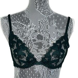 Victoria’s Secret dark green lace Low‎ cut demi bra. Size 34C